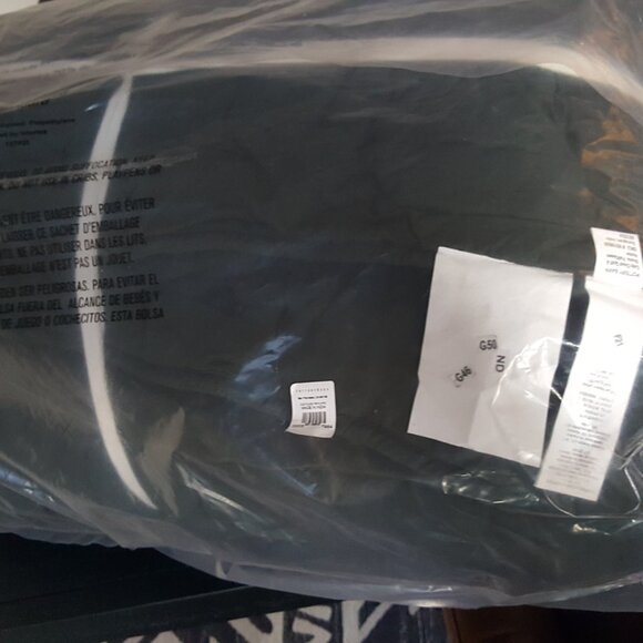 Pottery Barn Cozy Cloud Quilt - NWT- Hunter Green - Picture 6 of 7